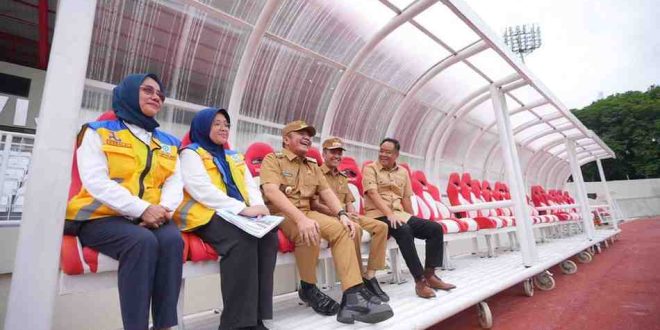 Gubernur Sumsel, Herman Deru dan Wagub Cik Ujang melihat Stadion Bumi Sriwijaya Palembang usai diresmikan Presiden Prabowo, Selasa (18/5/2025). Foto: Humas Pemprov Sumsel.