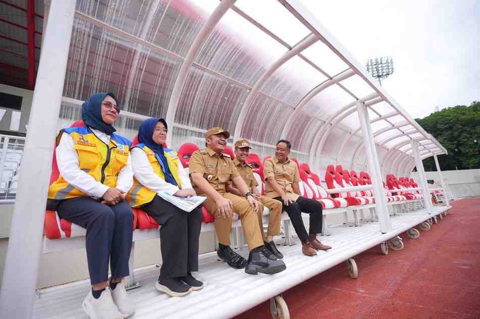 Gubernur Sumsel, Herman Deru dan Wagub Cik Ujang melihat Stadion Bumi Sriwijaya Palembang usai diresmikan Presiden Prabowo, Selasa (18/5/2025). Foto: Humas Pemprov Sumsel.
