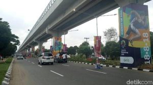 Tiang-tiang LRT dimanfaatkan sebagai media promosi saat perhelatan Asian Games. Foto: Dok detiksport.