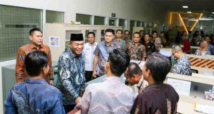 Bupati Muba, HM Toha mengunjungi para ASn di sejumlah OPD di Sekayu, Kamis (13/3/2025). Foto: Kominfo Muba.