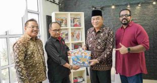 Bupati Muba, HM Tohan saat berkunjung ke kantor Media Info Indonesia di Palembang. Foto: Kominfo Muba.