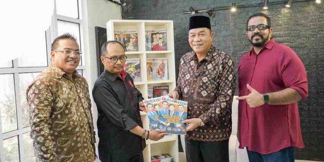 Bupati Muba, HM Tohan saat berkunjung ke kantor Media Info Indonesia di Palembang. Foto: Kominfo Muba.