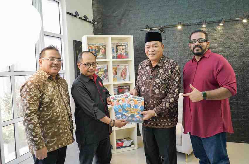 Bupati Muba, HM Tohan saat berkunjung ke kantor Media Info Indonesia di Palembang. Foto: Kominfo Muba.