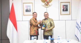 Wagub Sumsel, Cik Ujang audiensi dengan Wakil Menteri Investasi dan Hilirisasi/Wakil Kepala Badan Koordinasi Penanaman Modal (BKPM), Todotua Pasaribu di Ruang Rapat Wakil Menteri Investasi RI Jakarta, Selasa (11/3/2025) siang. Foto: Humas Pemprov Sumsel.