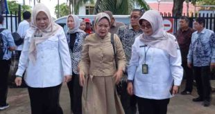 Anggota Komisi IX DPR RI Sri Meliana saat menijau Puskesma Kampus Palembang, Rabu (16/4/2025). Foto: Sumselheadline/Pitria.