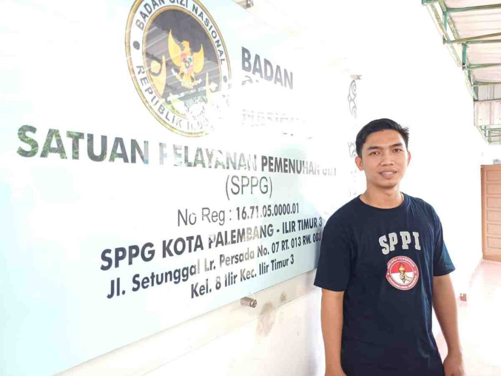 Kepala Satuan Pelayanan Pemenuhan Gizi (SPPG) Dapur Ilir Timur III Palembang, Ilham Al-Aziz. Foto: Sumselheadline/Pitria.