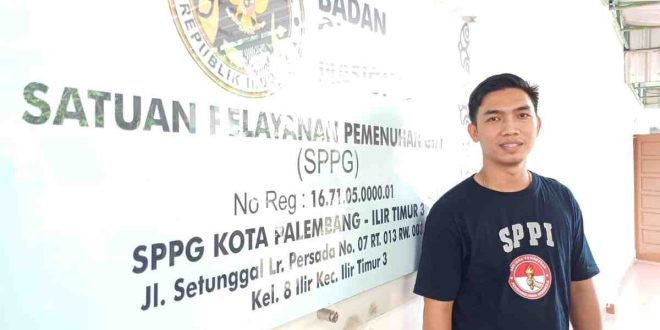 Kepala Satuan Pelayanan Pemenuhan Gizi (SPPG) Dapur Ilir Timur III Palembang, Ilham Al-Aziz. Foto: Sumselheadline/Pitria.