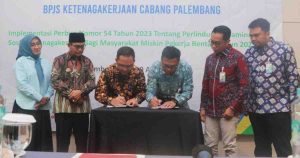 Pemkab Muba dan BPJS Ketenagakerjaan melaksanakan penandatanganan adendum perjanjian kerjasama dan rapat koordinasi pada 28 April 2025 di Hotel Harper Palembang, Selasa (29/4/2025). Foto: Kominfo Muba.