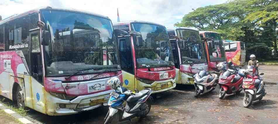 Bus trans musi yang dilelang untuk umum. Foto: Sumselheadline/Pitria.