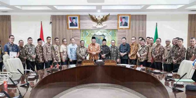 Para Camat se-Kabupaten Muba rapat koordinasi dengan Bupati Muba, HM Toha, Jumat (11/4/2025). Foto: Kominfo Muba.