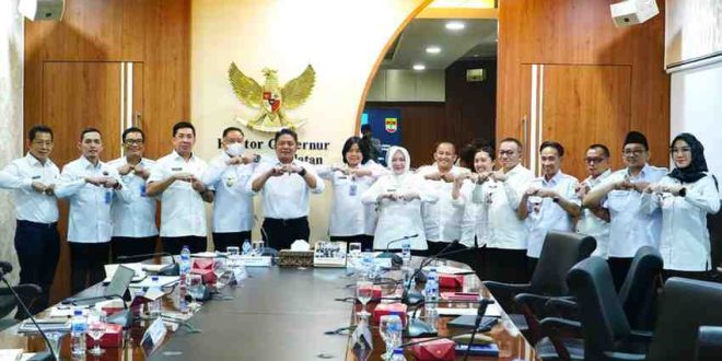 Gubernur Sumsel, Herman Deru bersama Bupati Mura dan tim usai paparan penggunaan Bangubsus, Rabu (8/4/2025). Foto: Humas Pemprov Sumsel.