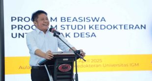 Gubernur Sumsel, Herman Deru saat memberikan sambutan pada pengenalan sekaligus sosialisasi Program Studi Kedokteran untuk Anak Desa UIGM di Kampus UIGM, Palembang, Senin (14/4/2025) pagi. Foto: Humas Pemprov Sumsel.