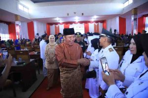 Gubernur Sumsel, Hermen Deru hadiri parpurna DPRD Empat Lawang dalam rangka HUT ke-18, Selasa (29/4/2025). Foto: Humas Pemprpv Sumsel.