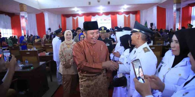 Gubernur Sumsel, Hermen Deru hadiri parpurna DPRD Empat Lawang dalam rangka HUT ke-18, Selasa (29/4/2025). Foto: Humas Pemprpv Sumsel.