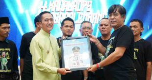 Walikota Palembang, Ratu Dewa membuka seminar yang digelar Forum Cermin Kota Palembang, Jumat (11/4/2025). Foto: Kominfo Palembang.