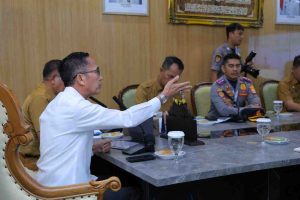 Walikota Palembang, Ratu Dewa saat memimpin rapat dengan jajaran Dishub Palembang, Selasa (29/4/2025). Foto: Kominfo Palembang.