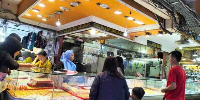 Suasana di Toko Emas Golgen, Palembang. Foto: Dok Sumselheadline.