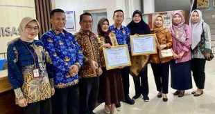 Mewakili Bupati Muba, Plt Asisten Pemerintahan dan Kesejahteraan Rakyat Dr. Ardiansyah S.E, M.M menerima predikat Pelayanan Prima Tingkat Nasional di Biro Organisasi Sekretariat Daerah Propinsi Sumsel, Jumat 25/4/2025. Foto: Kominfo Muba.