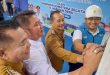 Gubernur Sumsel, Herman Deru bersama Bupati Muba, HM Tohd menandai penyalaan sambungan listrik PT. PLN Persero untuk 5 Desa di Desa Tegalmulyo, Kecamatan Keluang, Kabupaten Musi Banyuasin (Muba), Selasa (15/4/2025) siang. Foto: Humas Pemprov Sumsel.