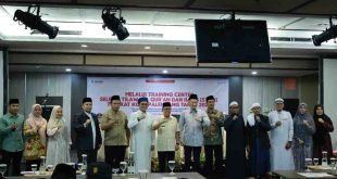 Asisten 1 Setda Palembang, Heri Aprian saat menghadiri pembukaan Pelatihan Training Center Seleksi Tilawatil Qur'an dan Hadis (STQH) di Emila Hotel Palembang, Jumat (11/4/2025) Foto: Kominfo Palembang..