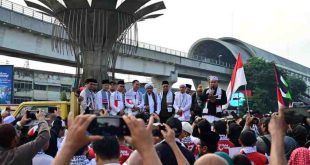 Walikota Palembang, Ratu Dewa tampak hadir dalam aksi dukungan buat Kemerdekaan Palestina, Minggu (27/4/2025). Foto: Kominfo Palembang.