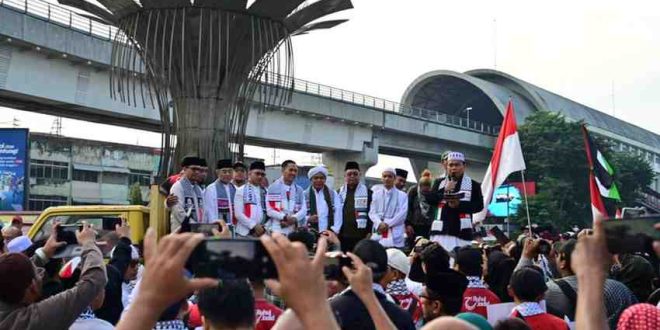 Walikota Palembang, Ratu Dewa tampak hadir dalam aksi dukungan buat Kemerdekaan Palestina, Minggu (27/4/2025). Foto: Kominfo Palembang.
