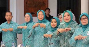Ketua TP PKK Palembang, Dewi Sastriani SAg menghadiri Rapat Koordinasi (Rakor) TP PKK Sumsel, di Griya Agung, Kamis (24/4/2025). Foto: Kominfo Palembang.