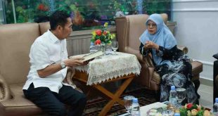 Walikota Palembang, Ratu Dewa menerima kunjungan tim penulisan terjemahan Alquran dalam bahasa Palembang, Rabu (8/4/2025). Foto: Kominfo Palembang.