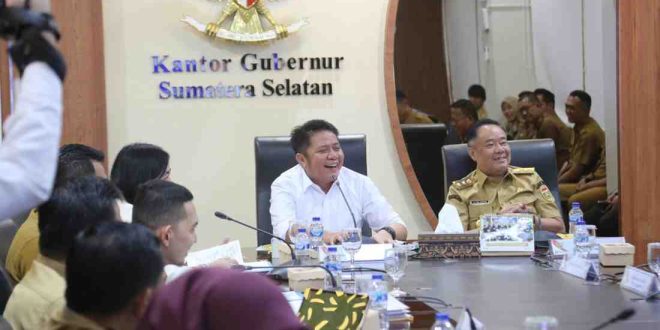 Gubernur Sumsel Hermen Deru dan Wagub Cik Ujang menerima kunjungan Walikota Prabumulih dan jajaran, dalam rangka paparan program, Senin (21/4/2025). Foto: Humas Pemprov Sumsel.
