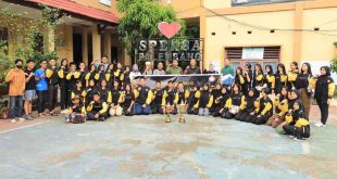 Kepala Dinas Pendidikan Kota Palembang, Adrianus Amri melepas kontingen Marching Band SMPN 1 Palembang yang mengikuti lomba LMC (Lampung Marching Competition) 2025. Foto: Sumselheadline/Pitria.