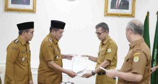Suasana penyerahan SK pejabat baru oleh Bupati Muba, HM Toha, Selasa (8/4/2025). Foto: Kominfo Muba.