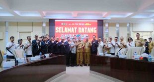 Bupati Muba, HM Toha bersama para pengurus KONI Sumsel, Senin (14/4/2025). Foto: Kominfo Muba.