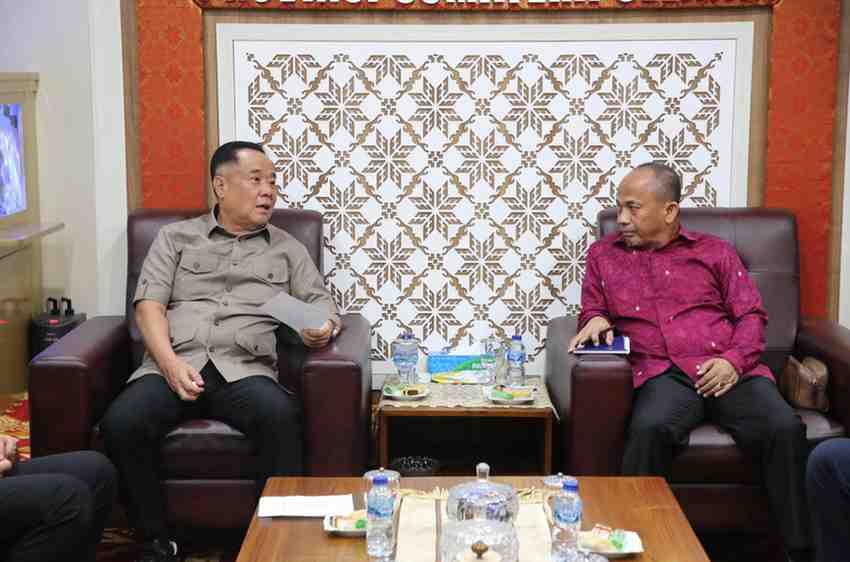 Wakil Gubernur (Wagub) Sumatera Selatan (Sumsel), Cik Ujang menerima audiensi Direksi dan Komisaris PT Jamkrida Sumsel, Kamis (17/4/2025). Foto: Humas Pemprov Sumsel.