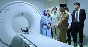 Wakil Walikota Palembang, Prima Salam meninjau salah satu fasilitas berkelas di RS Pertama, Palembang, Selasa (15/4/2025). Foto: Kominfo Palembang.