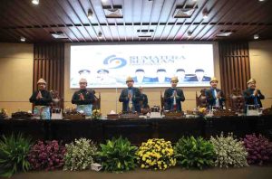Ketua DPRD Provinsi Sumatera Selatan, Andie Dinialdie, SE., MM memipin paripurna DPRD Sumsel dengan agenda HUT Provinsi Sumsel ke-79. Ketua didampingi para wakil ketua DPRD Sumsel, dihadiri Gubernur Sumsel, Herman Deru dan Wagub Cik Ujang, Kamis (15/5/2025). Foto: Humas DPRD dan Pemprov Sumsel.