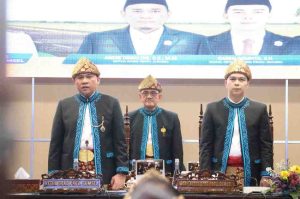 Pimpinan DPRD Sumsel dan Sekda Sumsel, Edrward Candra.