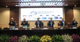 Gubernur Sumsel Herman Deru, Wagub Cik Ujang, dan para pimpinan DPRD Sumsel saat rapat paripurna HUT Provinsi Sumsel ke-79, Kamis (15/5/2025). Foto: Humas Pemprov Sumsel.
