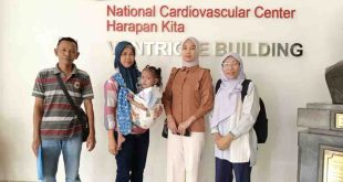 Afifah, bocah pengidap jantung bocor, bersama ibunya menjalani perawatan di RSCM Jakarta, dengan menggunakan program Besanak Pemkab Muba.. Foto: Dok Dinas Kesehatan Muba.