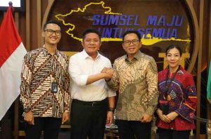 Gubernur Sumsel, Herrman Deu menerima silaturahmi Branch Manager PT. Taspen Palembang, Deddy Muslim Noor beserta jajarannya di ruang tamu Gubernur Sumsel, Rabu (7/5/2025). Foto: Humas Pemprov Sumsel.