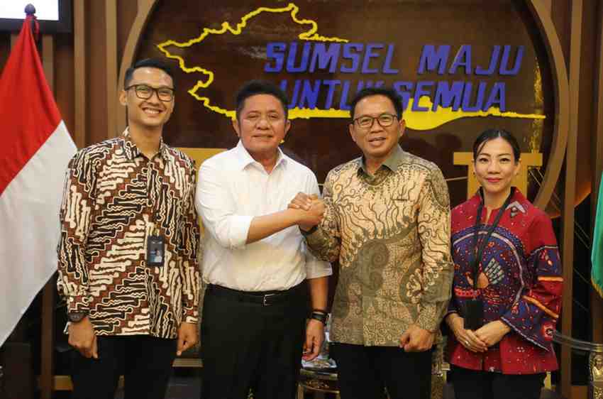 Gubernur Sumsel, Herrman Deu menerima silaturahmi Branch Manager PT. Taspen Palembang, Deddy Muslim Noor beserta jajarannya di ruang tamu Gubernur Sumsel, Rabu (7/5/2025). Foto: Humas Pemprov Sumsel.
