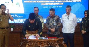 Gubernur Sumsel Herman Deru menandatangani MoU pembangunan flyover dan jalan khusus batu bara di Muaraenim dan Lahat, Selasa (20/5/2025). Foto: Humas Pemprov Sumsel.