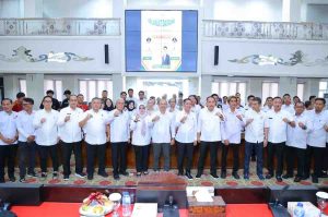 Walikota Palembang, Ratu Dewa hadir di acara peluncuran dan dialog Percepatan Pembentukan Koperasi Merah Putih, yang digelar di Palembang Sport and Convention Center (PSCC), Selasa (27/5/2025). Foto: Kominfo Palembang.