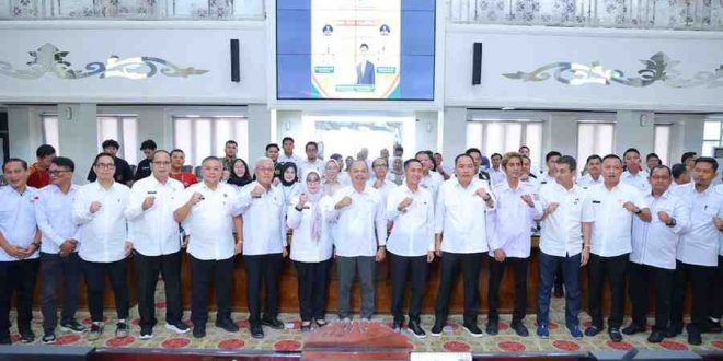 Walikota Palembang, Ratu Dewa hadir di acara peluncuran dan dialog Percepatan Pembentukan Koperasi Merah Putih, yang digelar di Palembang Sport and Convention Center (PSCC), Selasa (27/5/2025). Foto: Kominfo Palembang.