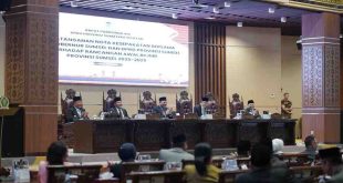 Ketua DPRD Provinsi Sumsel, Andie Dinialdie, SE, MM memimpin rapat paripurna dengan agenda penadatanganan kesepakatan bersama tentang rancangan awal (RPJMD) 2025–2029, Jumat (16/5/2025). Foto: Humas DPRD Sumsel.