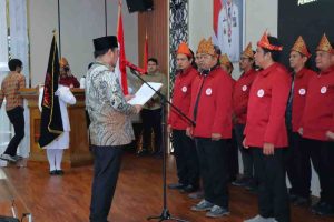 Wakil Walikota Palembang, Prima Salam melantik para pengurus Dewan Kesenian Palembang, Jumat (16/5/2025). Foto: Kominfo Palembang.