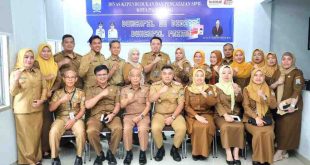 Sekda Kota Palembang Aprizal Hasyim saat mengunjungi Disdukcapil Palembang, Senin (19/5/2025). Foto: Kominfo Palembang.