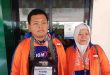 Muhammad Nanda Naufaliandra bersama ibunya yang tergabung dalam kloter 9 Embarkasih Haji Palembang. Foto: Sumselheadline/Pitria.