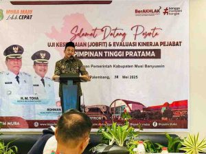 Wakil Bupati Musi Banyuasin Kyai Rohman Membuka Acara Job Fit dan Evaluasi Kinerja Pejabat Pimpinan Tinggi Pratama di hotel Santika Palembang. Foto: Kominfo Muba.