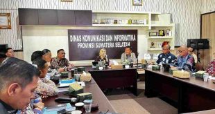 Kepala Dinas Komunikasi dan Informatika (Diskominfo) Provinsi Sumatera Selatan Rika Efianti memimpin rapat koordinasi bersama para kepala Kominfo se-Sumsel, termasuk Kadis Kominfo Muba ,Herryandi Sinulingga AP, Kamis (8/5/2025). FDoto: Kominfo Muba.