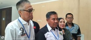 Ketua Forum Silaturahmi Cabang Olahraga (Cabor) Sumatera Selatan Lidayanto S.Sos, M.Si bersama beberapa pengurus Cabor. Foto: IST